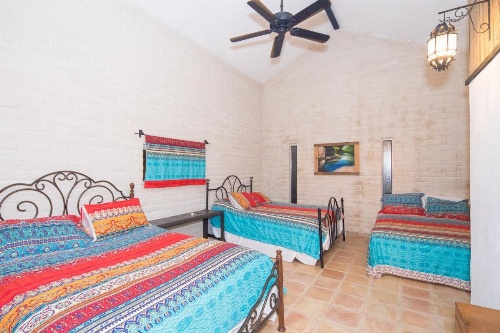 Hacienda Lake Lodge Home image 15