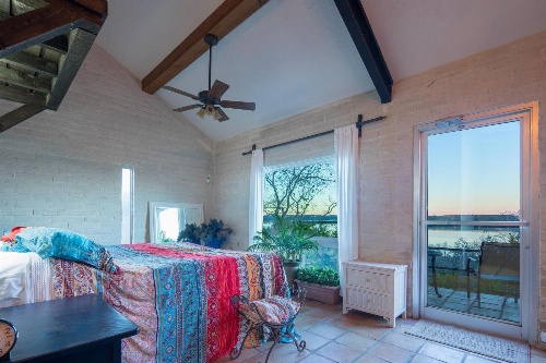 Hacienda Lake Lodge Home image 3